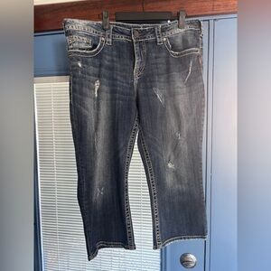 SILVER SUKI SURPLUS CAPRIS